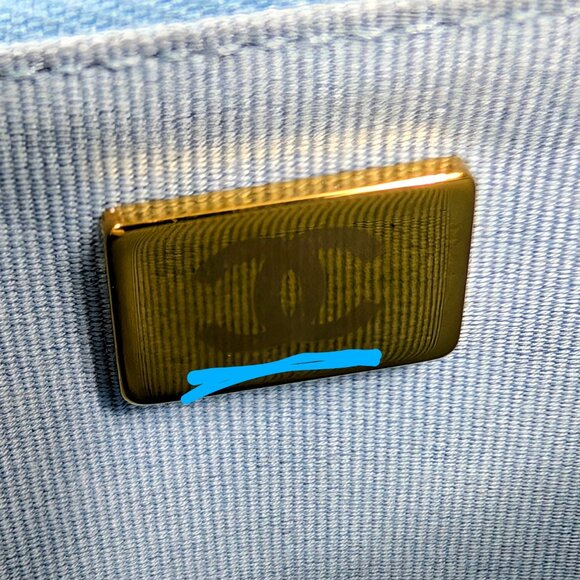 Chanel Blue Caviar Wallet on Chain (WOC) - Picture 13 of 16